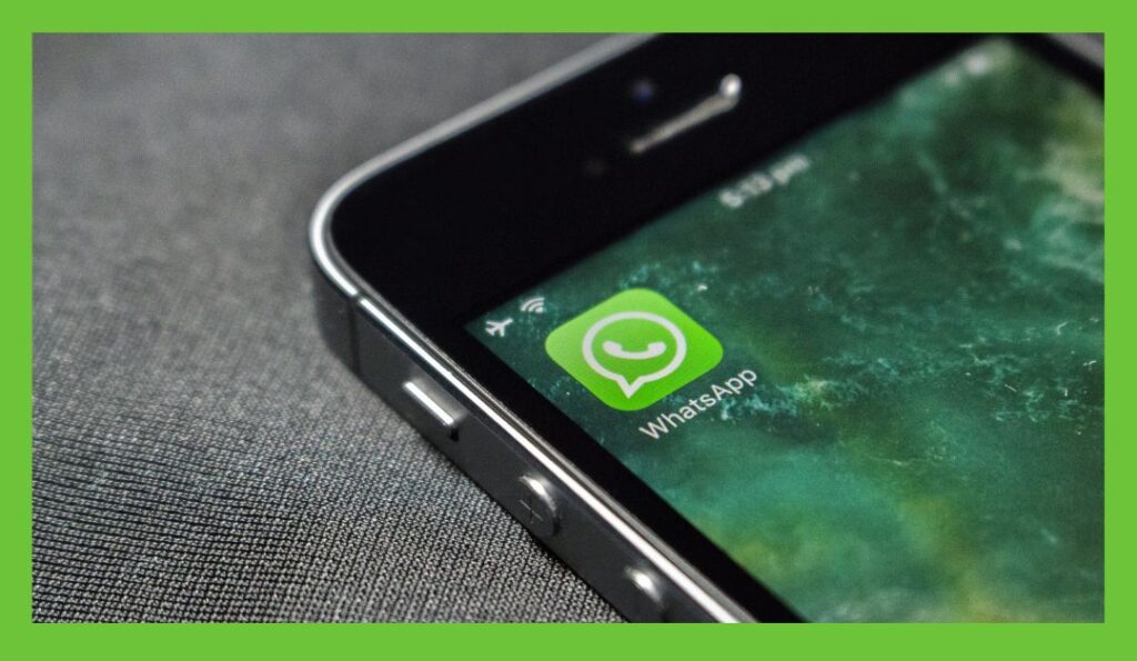 app de whatsapp en un telefono celular